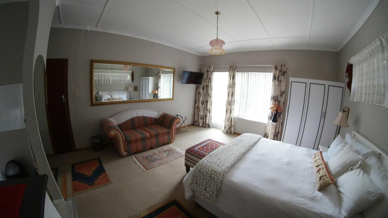 Bed and Breakfast Gate 66 Somerset East Exterior foto